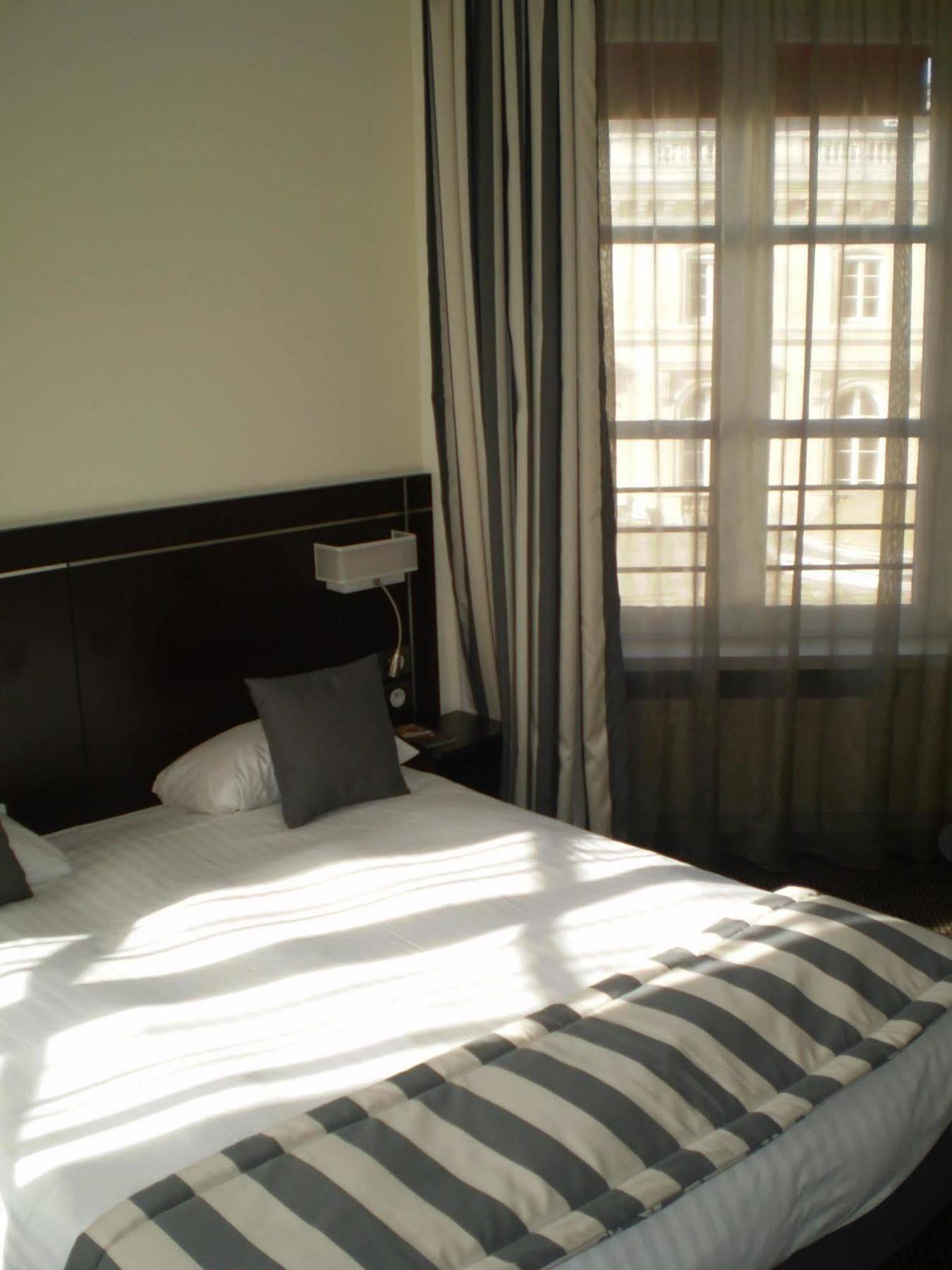 Kyriad Paris 10 - Gare De L'Est Room photo